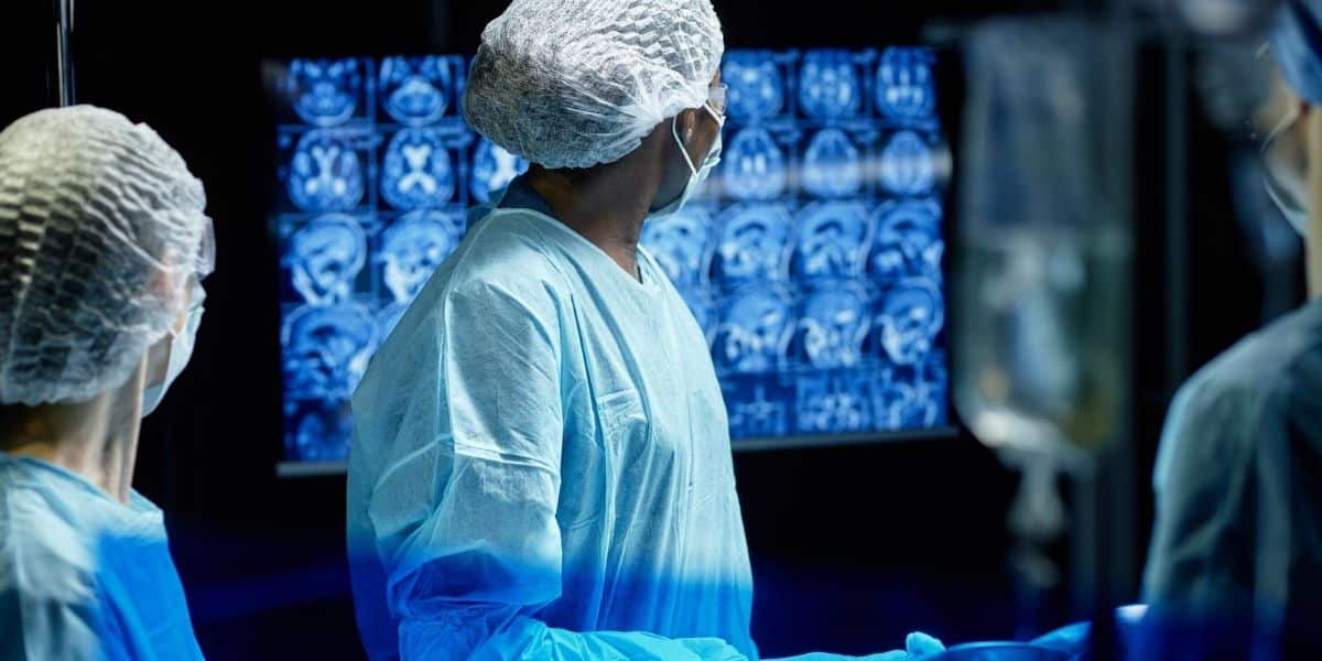 What Is Intraoperative Neuromonitoring? surgical team monitoring nerve signals during surgery